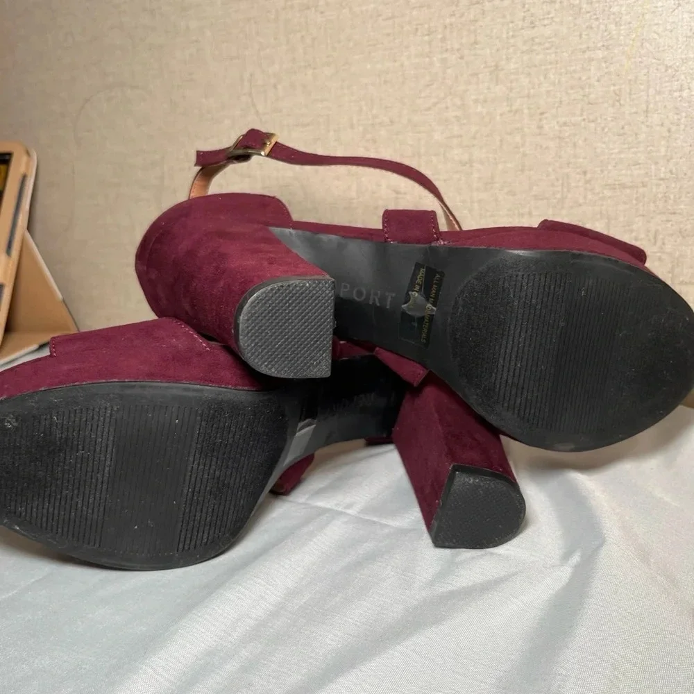 REPORT Elegant Purple Suede Heels with Ankle Strap Size 9
